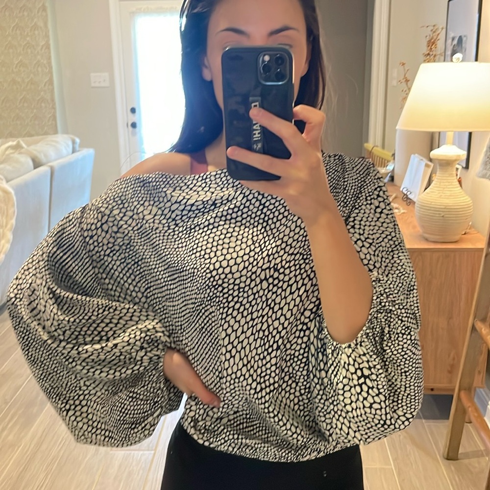 VICI Balloon Sleeve Printed Top